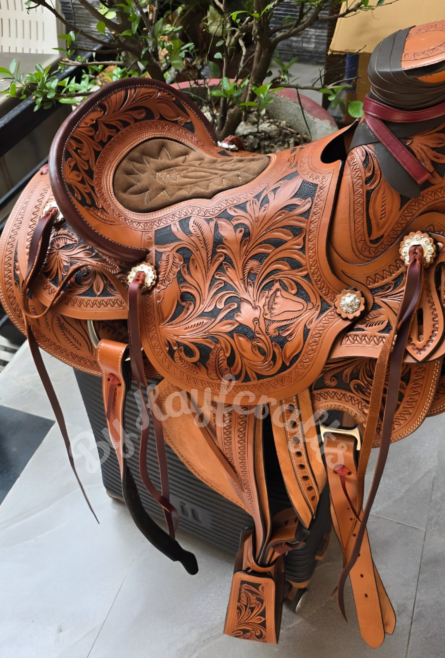 Premium Wade Western Saddle - Floral Tooled Leather, Suede Seat, Trail Roping